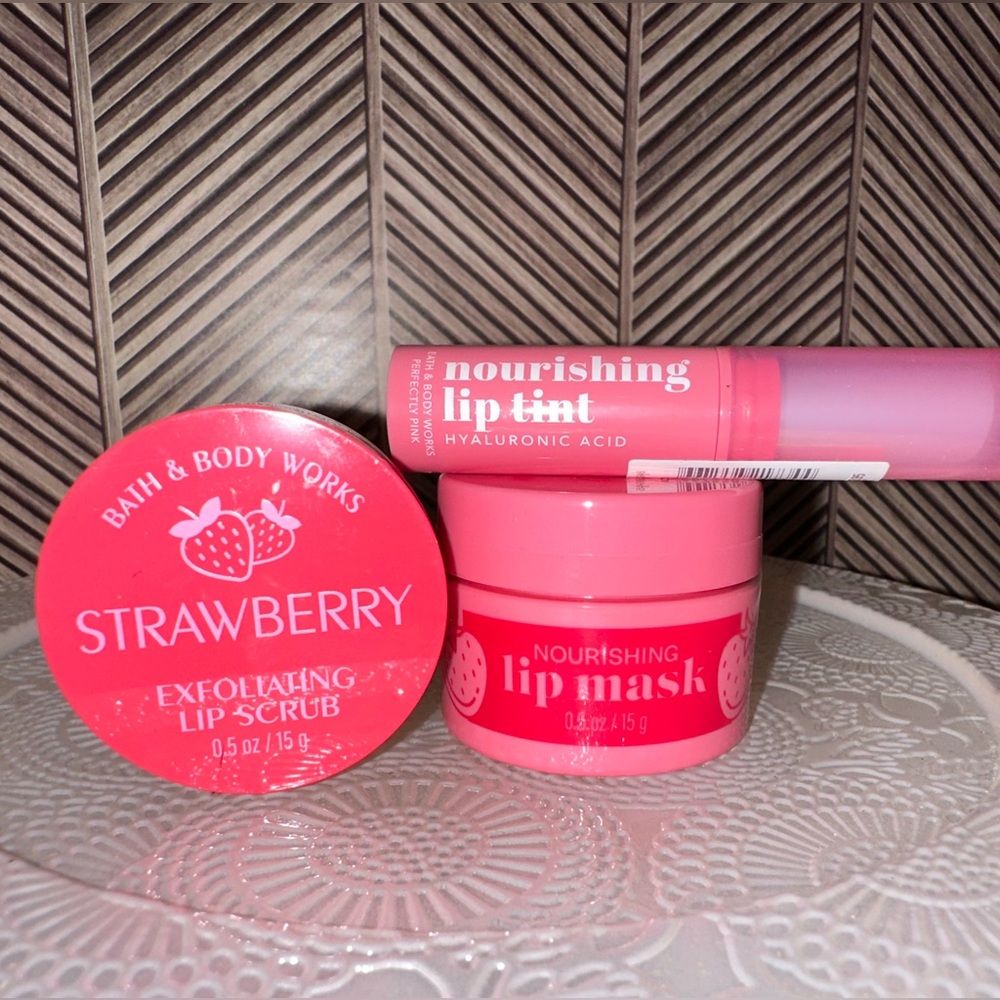 Bath & body Works 3pc lip bundle (Strawberry)